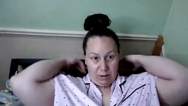 Snapshot of DallaStone chatting on October 2025 04:43:02 PM DallaStone online show from October 2025 04:43:02 PM