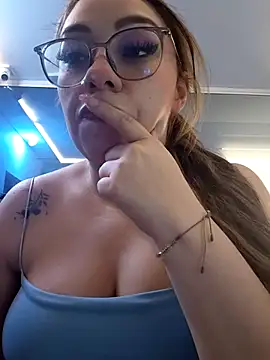 nicol moons online show from March 2026 05:54:01 AM