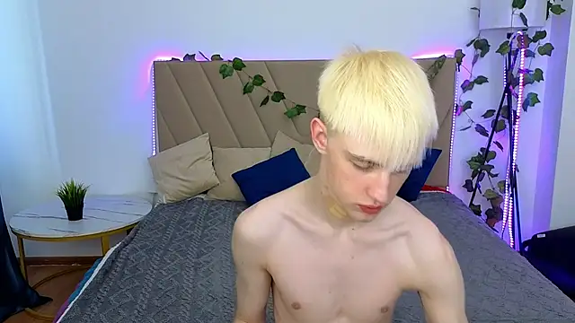 lucidangelok1 online show from June 2026 04:28:02 AM