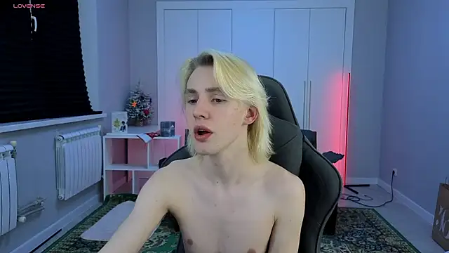 lucidangelok1 online show from March 2026 01:42:01 PM