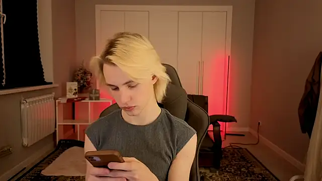 lucidangelok1 online show from March 2026 06:21:02 PM