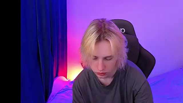 lucidangelok1 online show from April 2026 07:10:01 AM