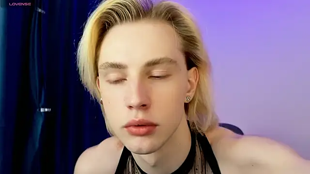 lucidangelok1 online show from April 2026 07:26:02 AM