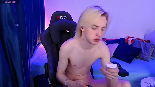 lucidangelok1 online show from April 2026 08:09:01 AM