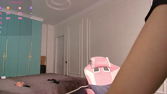 Aiko mainee online show from April 2026 03:07:02 AM