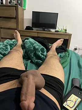 Snapshot of alexandrxlxx chatting on April 2026 08:13:01 PM alexandrxlxx online show from April 2026 08:13:01 PM