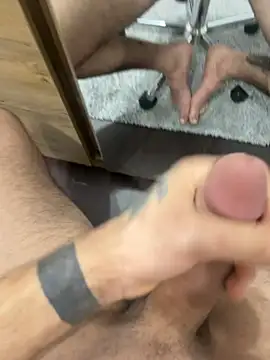 Snapshot of alexandrxlxx chatting on April 2026 09:49:01 PM alexandrxlxx online show from April 2026 09:49:01 PM