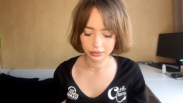 lil glow online show from January 2026 11:02:02 AM