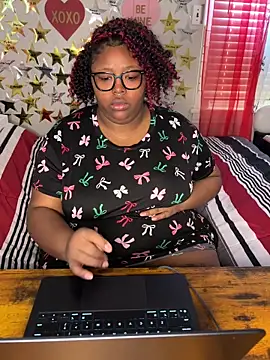 Chocolatebunnyxx96 online show from February 2026 05:32:02 PM