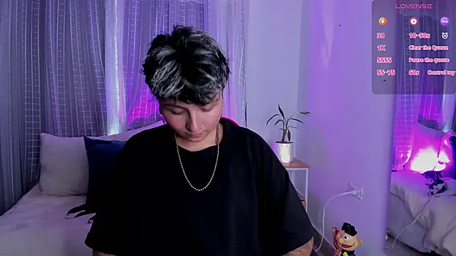 Zury Ramirez online show from April 2026 10:39:02 PM