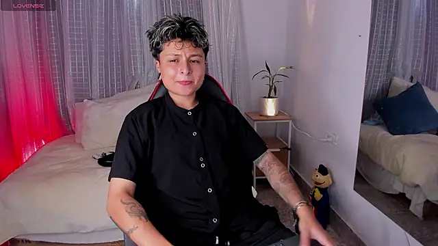 Zury Ramirez online show from March 2026 10:43:02 PM