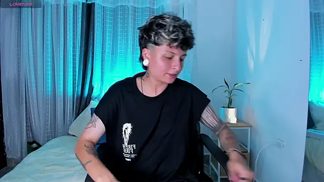 Zury Ramirez online show from April 2026 12:12:01 AM