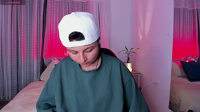 Zury Ramirez online show from April 2026 10:17:02 PM