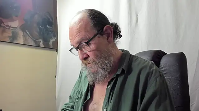 Uncle Hottie online show from January 2026 05:52:02 PM