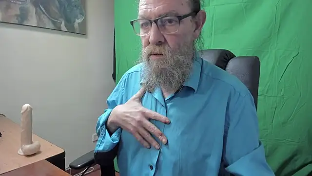 Uncle Hottie online show from March 2026 05:17:02 PM