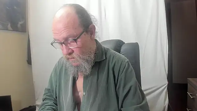 Uncle Hottie online show from January 2026 10:14:02 PM