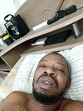 Negaomalinha1 online show from January 2026 07:40:01 PM