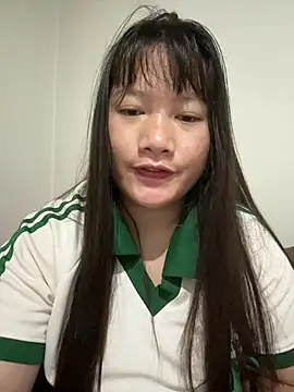 Snapshot of Suni-ii chatting on May 2026 02:45:01 PM Suni-ii online show from May 2026 02:45:01 PM