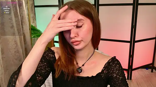 Layla Bloom online show from February 2026 05:35:02 PM