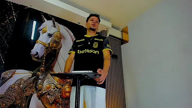 Lucas hot 20 online show from March 2026 11:51:01 AM