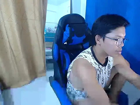 Snapshot of holly_oreo chatting on June 2026 02:48:01 PM holly oreo online show from June 2026 02:48:01 PM