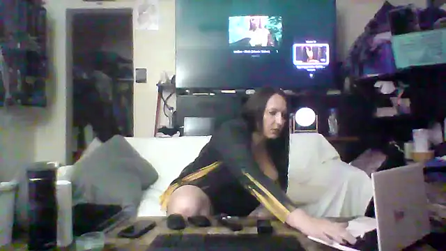 Snapshot of BRUNETTE4U chatting on June 2026 11:27:01 AM BRUNETTE4U online show from June 2026 11:27:01 AM