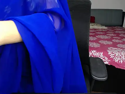 Hotty Mini online show from February 2026 04:25:01 PM