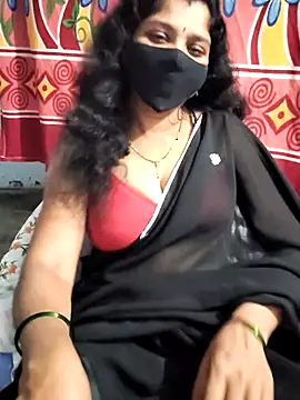 lusy79 online show from February 2026 06:52:01 PM