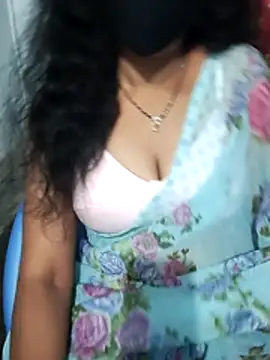 lusy79 online show from February 2026 04:40:01 PM