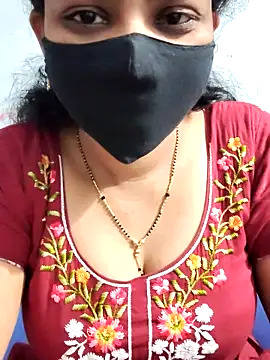 lusy79 online show from February 2026 05:55:01 PM