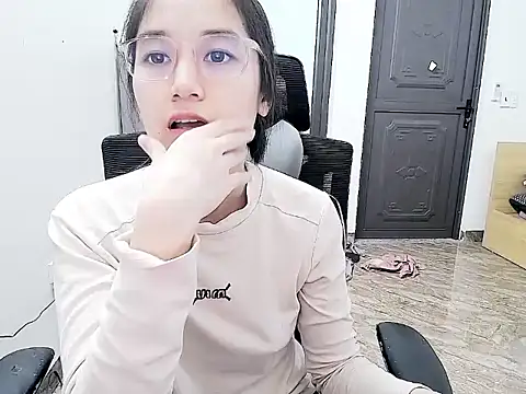 Shulee- online show from February 2026 07:22:02 AM