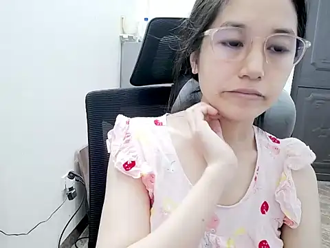 Shulee- online show from June 2026 02:49:01 AM