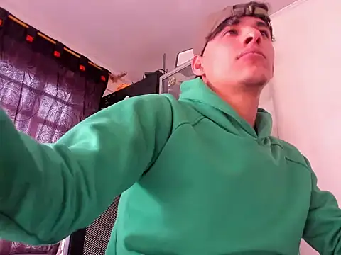 Snapshot of MaxStar26 chatting on January 2026 02:01:02 PM MaxStar26 online show from January 2026 02:01:02 PM