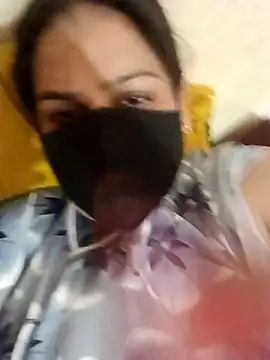 Snapshot of 01Roshani chatting on May 2026 08:15:01 PM 01Roshani online show from May 2026 08:15:01 PM