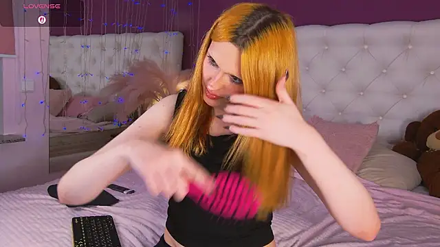 LunaBl1ss online show from March 2026 03:13:01 PM