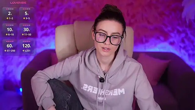 AlexaFleur online show from April 2026 07:42:01 PM