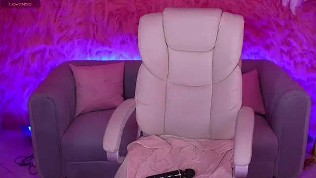 AlexaFleur online show from April 2026 06:32:02 AM