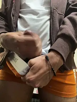 Snapshot of calientmex chatting on February 2026 04:05:02 PM calientmex online show from February 2026 04:05:02 PM