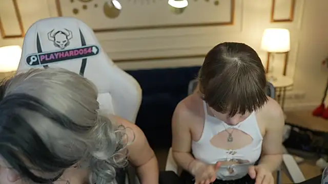 Zoe Kiss online show from February 2026 03:41:02 PM