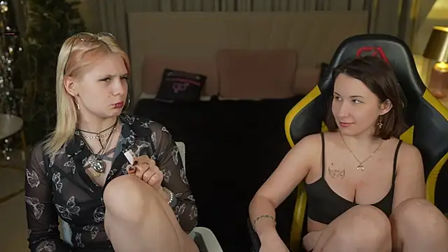 Zoe Kiss online show from January 2026 03:38:01 PM