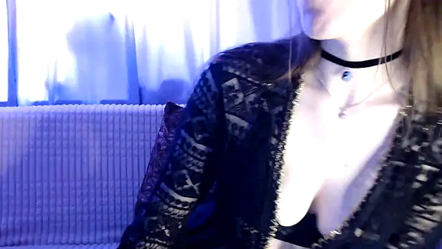 Snapshot of SilentShard chatting on April 2026 01:48:01 PM SilentShard online show from April 2026 01:48:01 PM