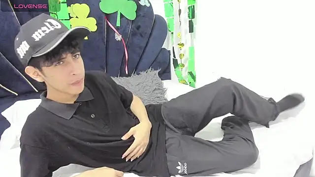 julian xx online show from March 2026 09:00:01 PM