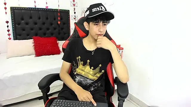 julian xx online show from February 2026 10:23:02 PM