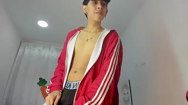 julian xx online show from April 2026 07:09:02 PM