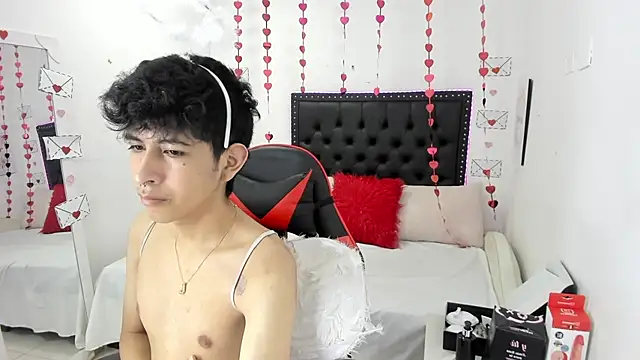 julian xx online show from February 2026 09:16:01 PM