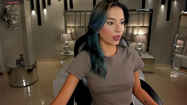 KayraLanne online show from March 2026 05:37:01 AM