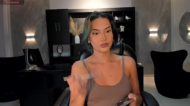 KayraLanne online show from April 2026 03:57:01 AM