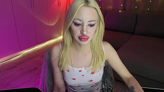 Snapshot of Luna_Beverly chatting on January 2026 07:34:01 AM Luna Beverly online show from January 2026 07:34:01 AM