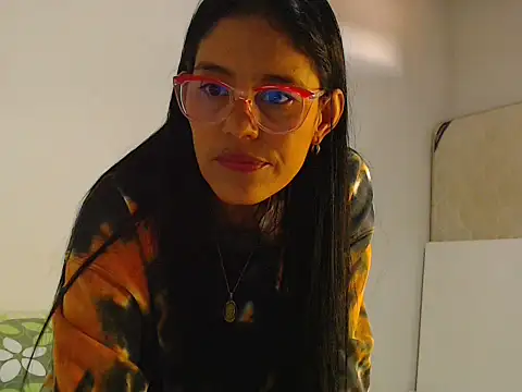 Elizabeth manzon online show from May 2026 05:53:02 PM