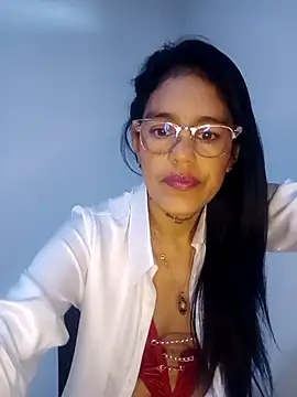 Elizabeth manzon online show from April 2026 08:04:02 PM